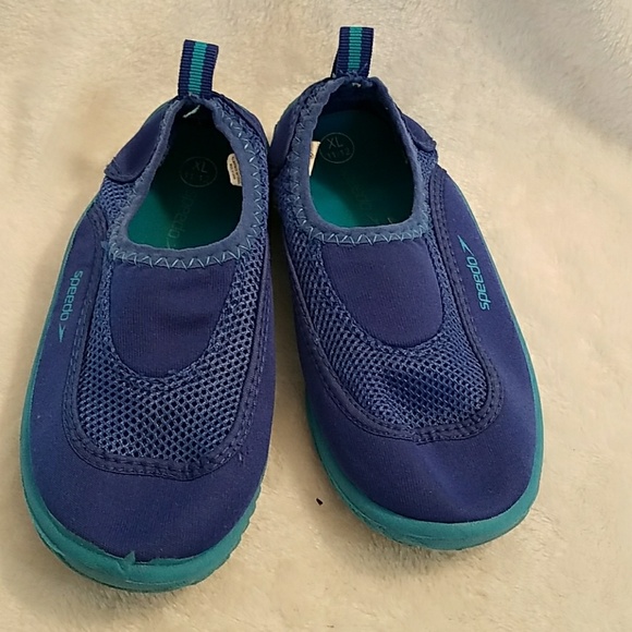 Speedo kids surf water shoes. - Picture 4 of 6